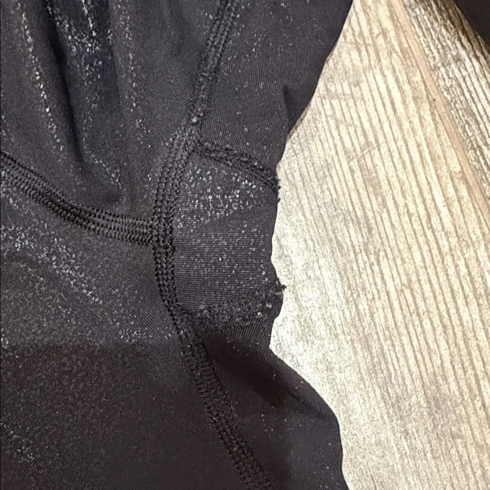 Lululemon shiny black Leggings size 4 (29” inseam)